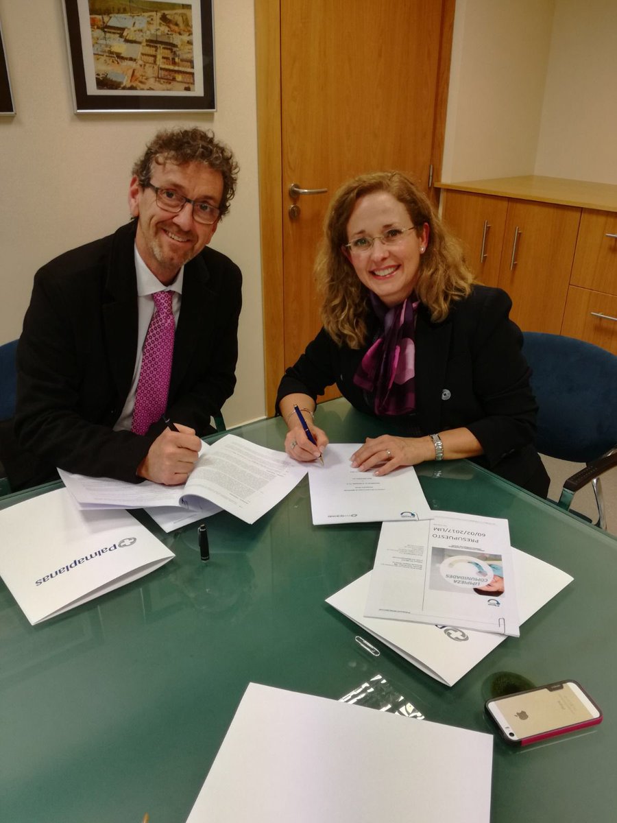 MariaTurTur's tweet image. Firma del convenio de nuevos servicios de limpieza y lavanderia para las viviendas Ca’Granada, con ICServeis, el 14 de febrero.