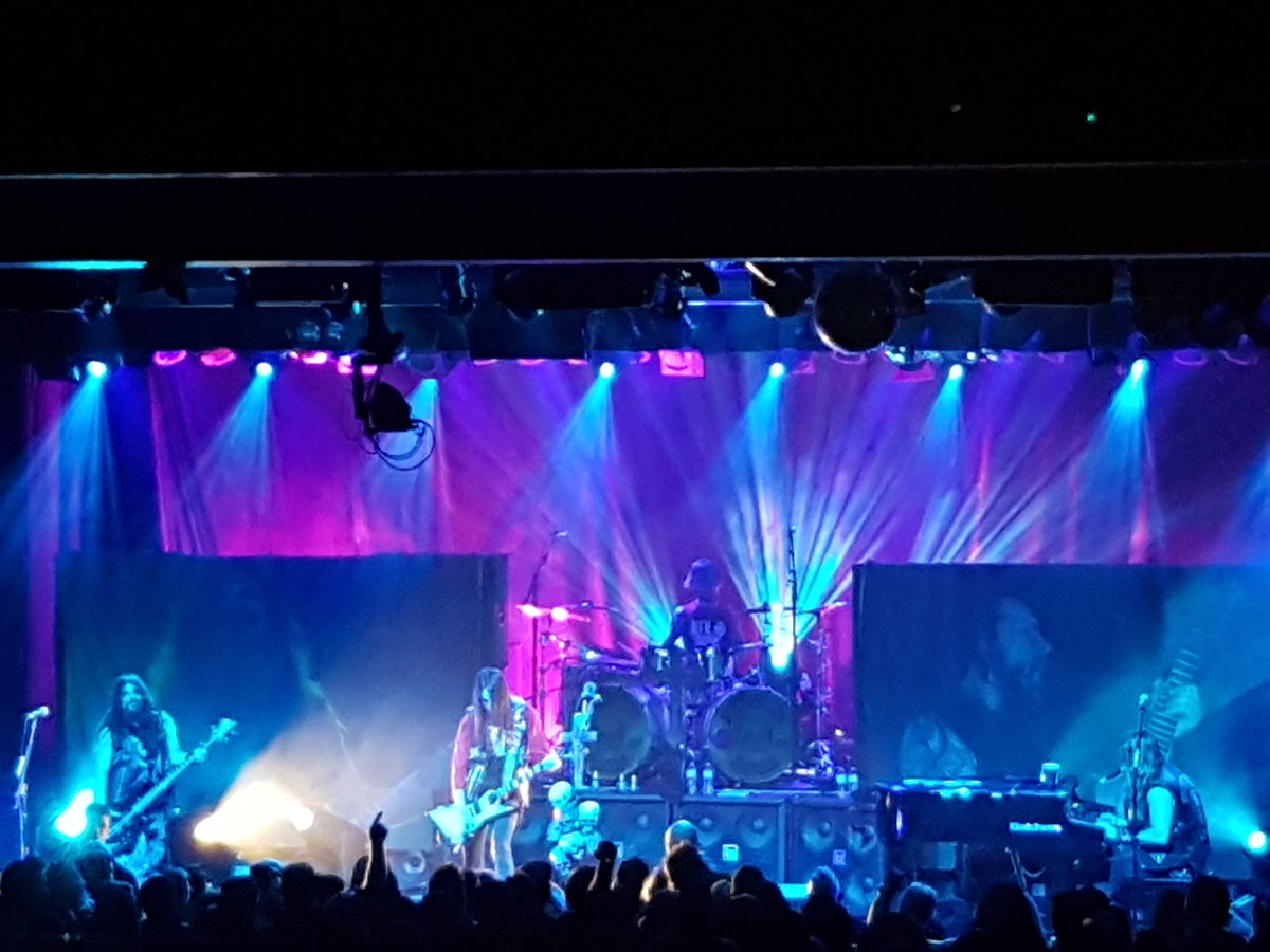 _Hersolution_'s tweet photo. When you ask your Valentine to dance to the rock ballad and they say no......

#heartbreak @commodorevcr #blacklabelsociety @ZakkWyldeBLS #valentinesdayheartbreak #valentinesday https://t.co/SQNGyIsErn