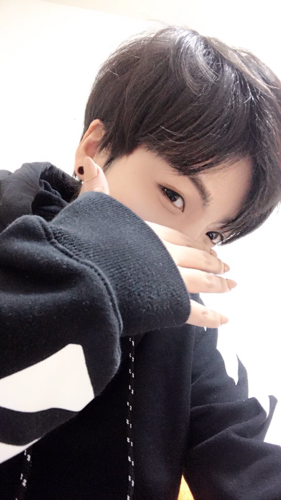 ざわちん على تويتر 防弾少年団のジョングクさん風ものまねメイク法を公開しました 髪型はダンディーカットの時のが印象強かったかな 女の子らしさが残っちゃったな T Co Guusra3gsx