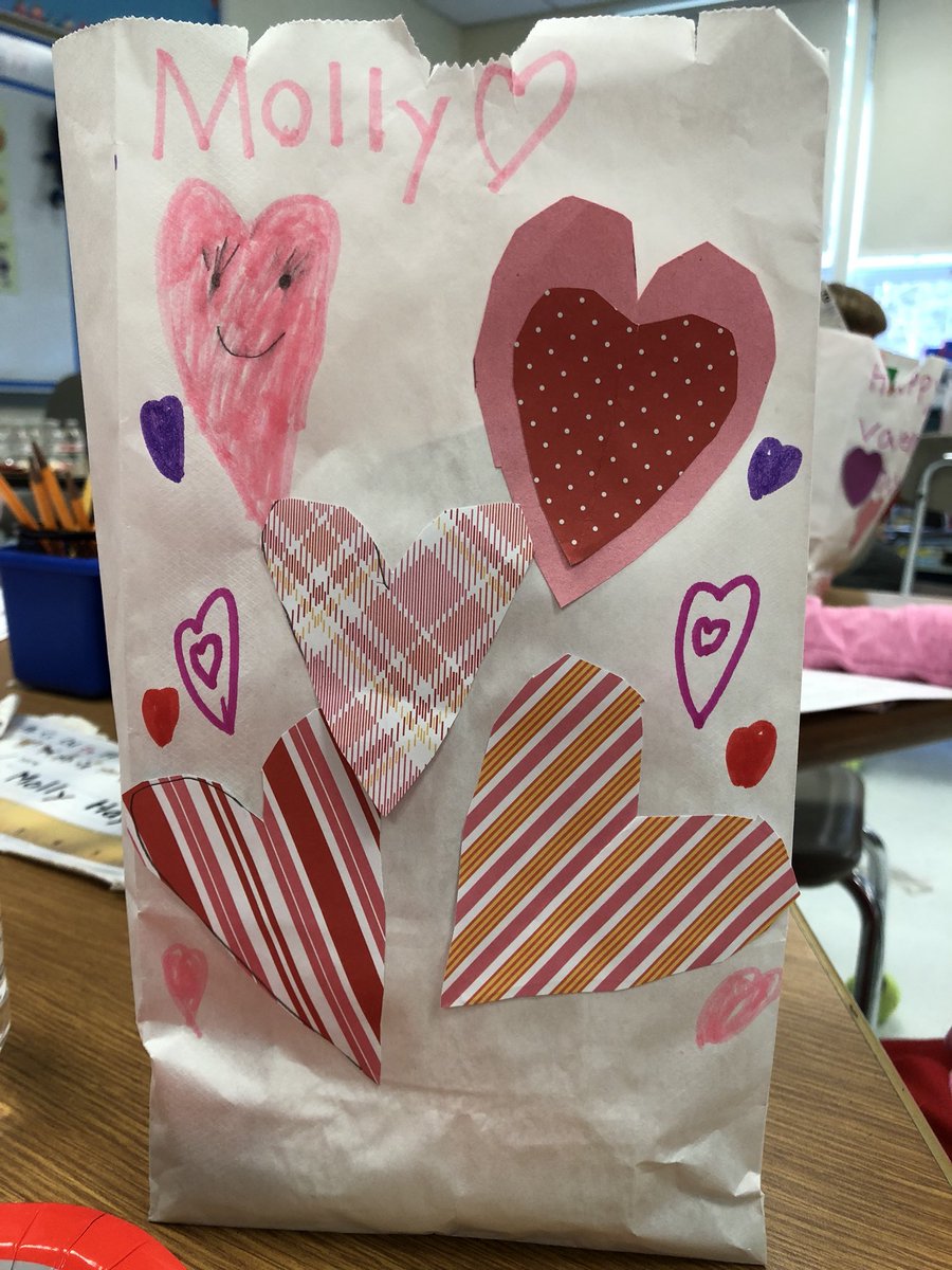 lhancock307's tweet photo. Valentine’s Day Fun!  @steward20162017 #ttuchat #ttugr1 https://t.co/VJTRD5nWZx