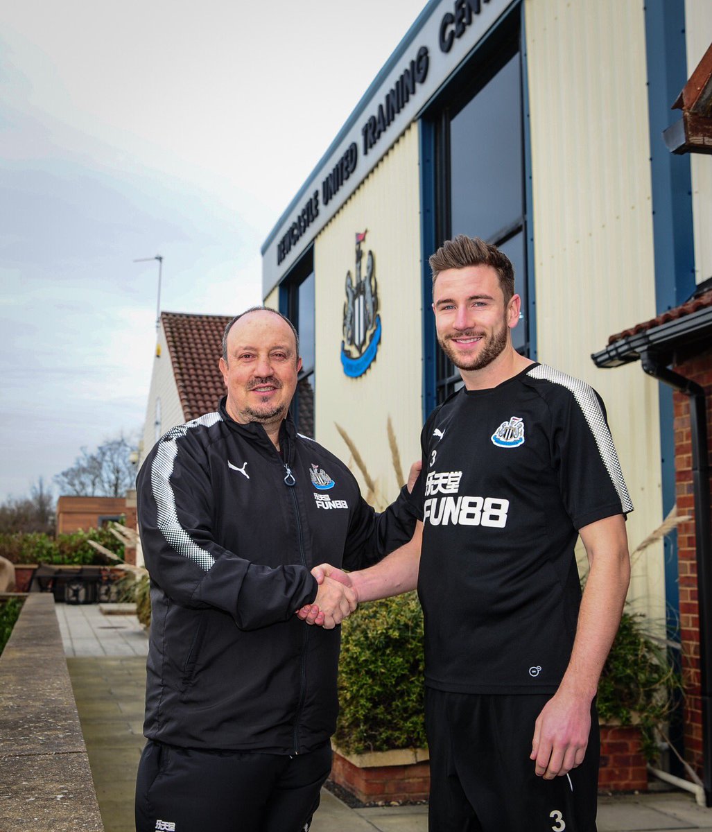 PaulDummett's tweet photo. Honoured and delighted to have signed a new contract for my boyhood club @nufc ✍🏼⚫️⚪️ https://t.co/duCXPwElqk