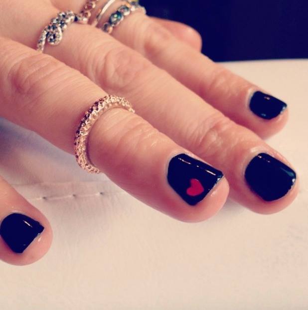 - Грызть ногти моя плохая привычка.
- Dırnaqlarımı dişləmək mənim pis vərdişimdir.