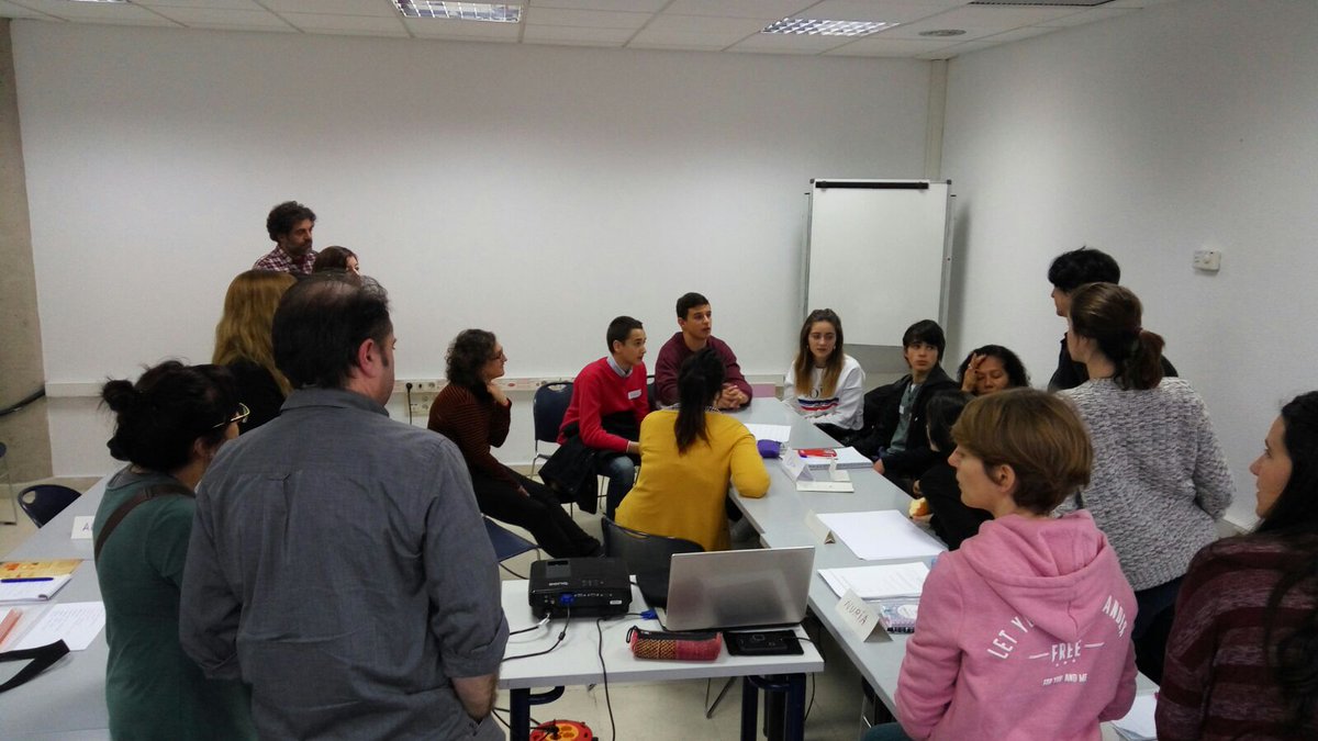 DrawingED25's tweet photo. Terminamos la mañana en @LaNaveMadrid de #Villaverde con el programa Hijos con Talento de las empresas @Ineco_es y @enagas, con el trabajo bien hecho de estos jóvenes #emprendedores del futuro ¡Felicidades a todos los participantes! https://t.co/QxsAdc4Xqw
