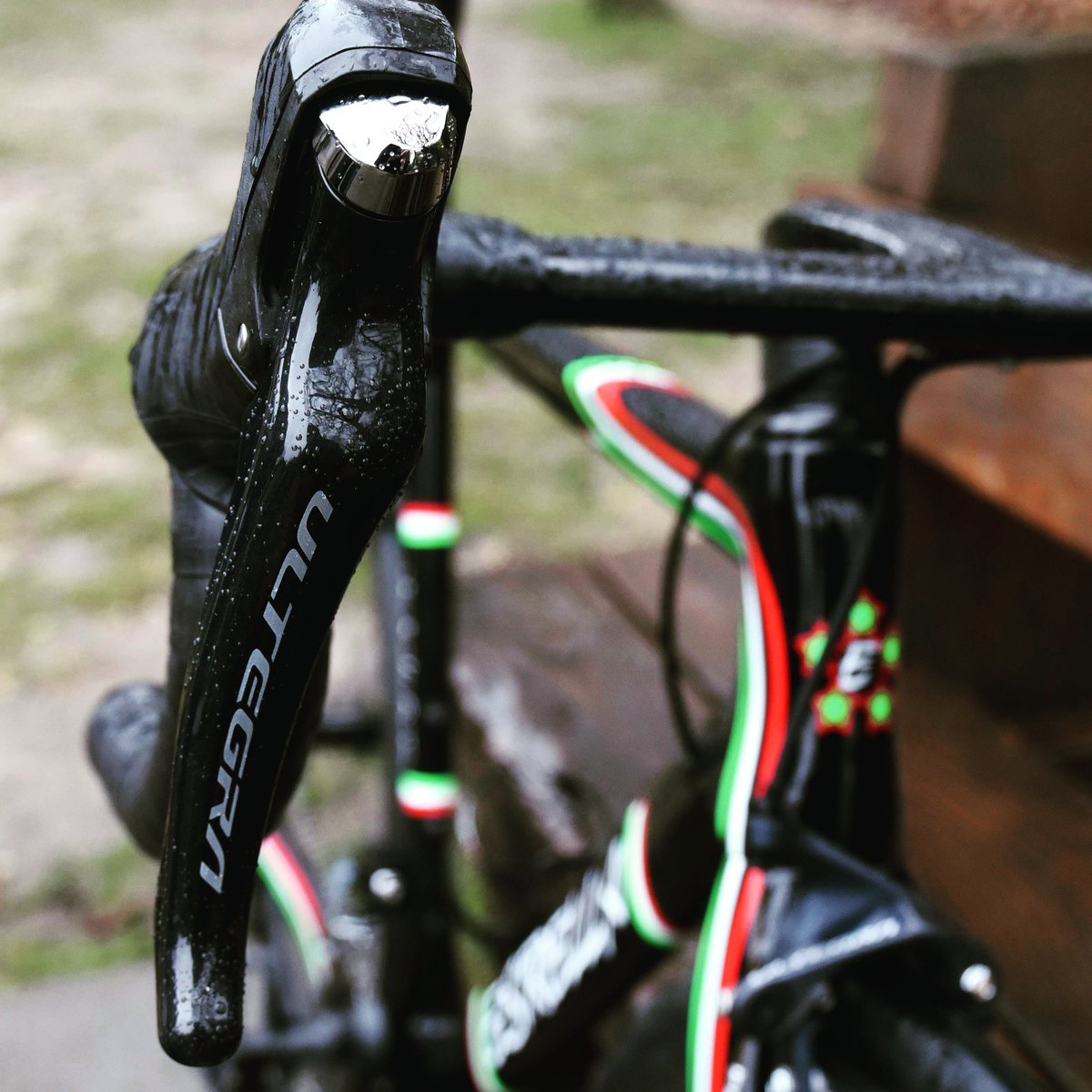 Simply #shimano #ultegra your choice at #estrellabikes #quality #carbon #road #aeroroad #insta #instagood #cycling @veloukwebsite