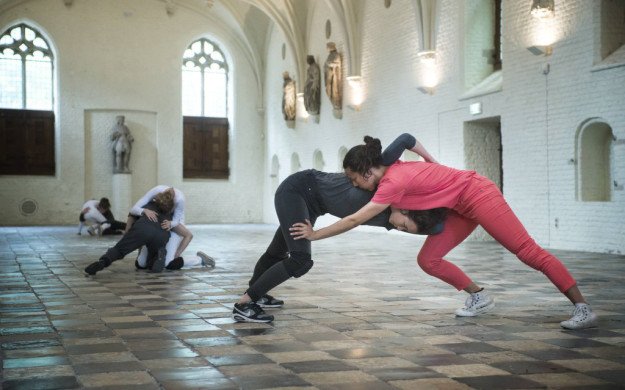 CtC_Blog's tweet image. Kirsty White discusses the differences between #artists, #curators and #culturalproducers as she explores the #art of the delegated #performance. @tenderpixel #callyspooner #nicolebachmann 
curatingthecontemporary.org/2018/02/15/per…