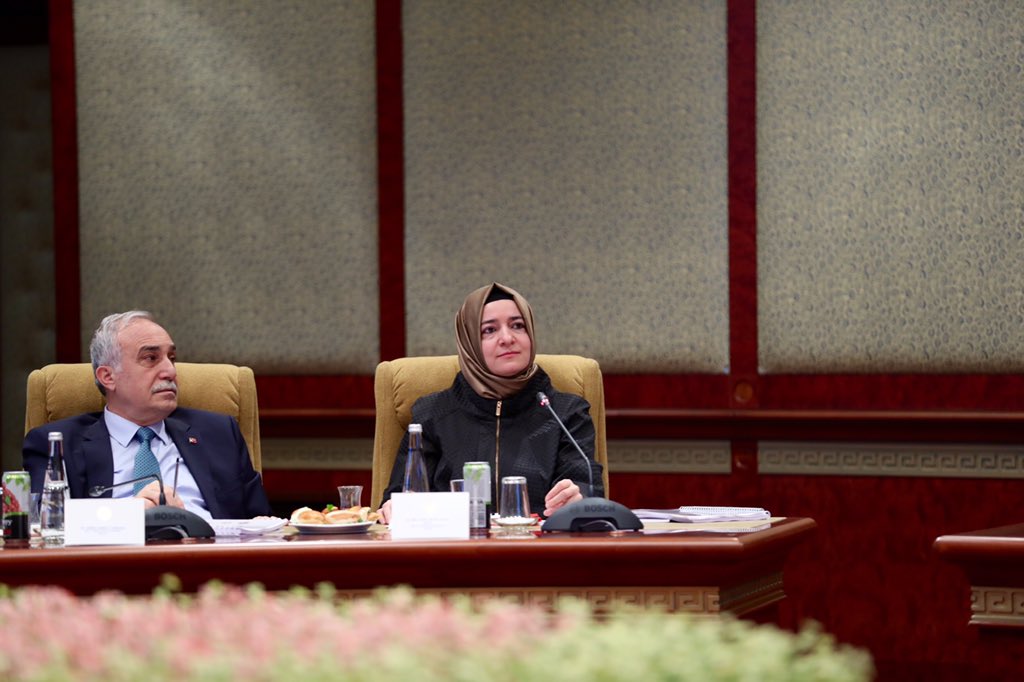 Başbakan Yardımcımız Sn. Recep Akdağ'ın başkanlığında düzenlenen Bağımlılıkla Mücadele Yüksek Kurulu Toplantısında, gençlerimizi korumak için yaptığımız çalışmaları değerlendiriyoruz.