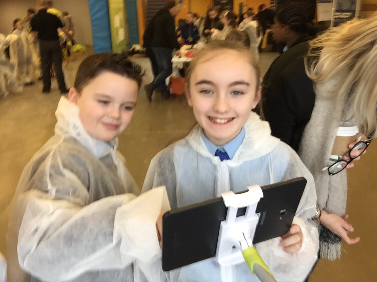 kierconstruct's tweet photo. We were delighted to attend the 'Have a go' event at FYZ in Manchester yesterday where our Trainee Site Manager on @WindmillGreenNW project helped to promote apprenticeships via our #ShapingYourWorld campaign #kiergroup #kierconstruct #KierMCR #NWCH2 https://t.co/d0sRBu27sr