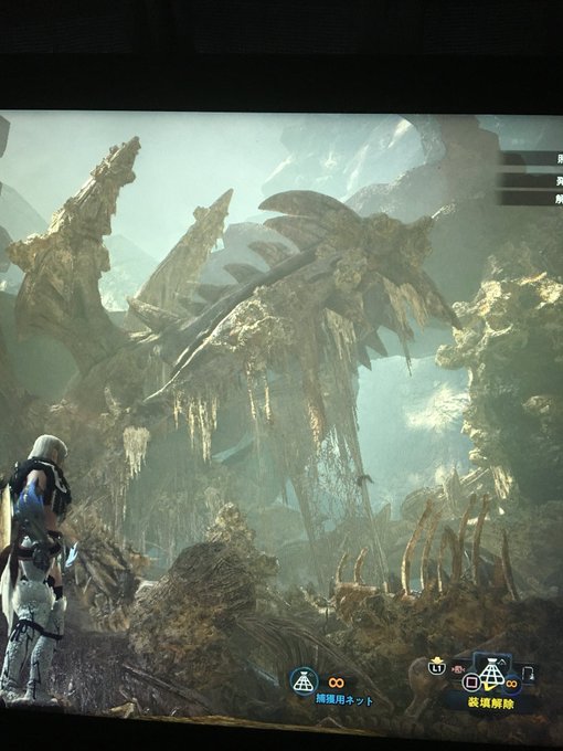 Mhwib アイスボーンのロゴの意味 由来 Mh4 筆頭ハンターの紋章 マーク 大いなる存在 ラスボス の正体はダラアマデュラ 瘴気の谷の死骸の骨塚のモンスターは蛇王龍 モンハンワールド 芸能ニュース速報