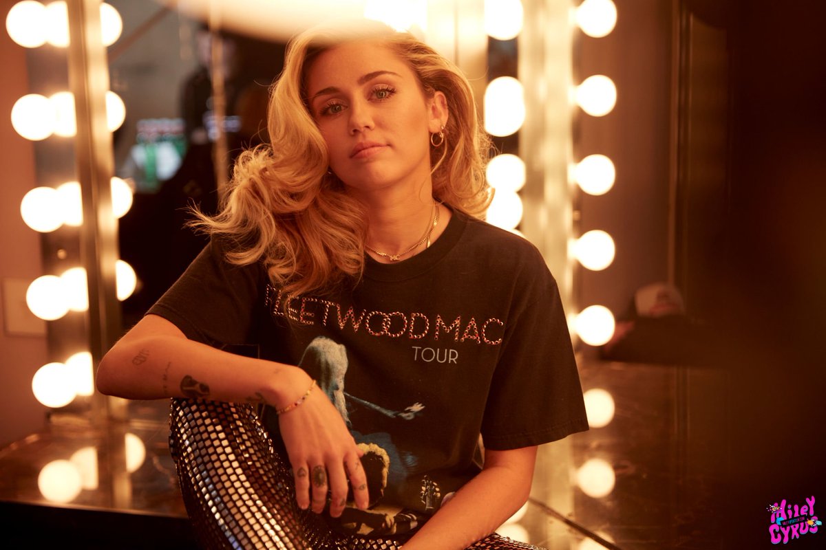 MileyFanDotOrg tweet picture