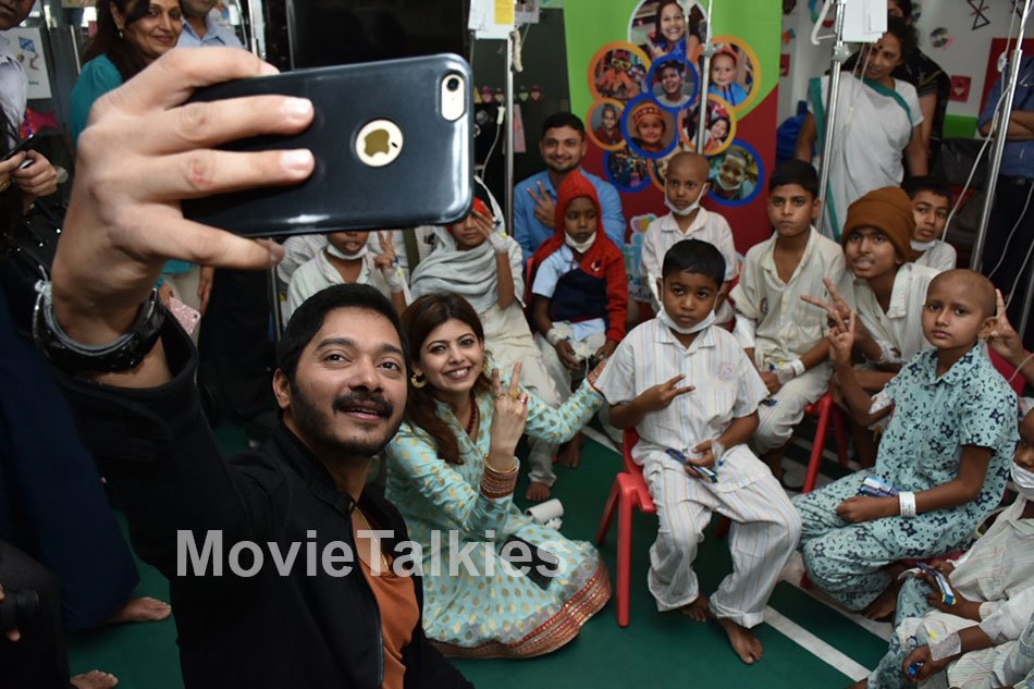 MovieTalkies.com (@movietalkies) on Twitter photo .<a href="/shreyastalpade1/">Shreyas Talpade</a> and <a href="/DeeptiTalpade/">Deepti Talpade</a> Celebrate Valentine's Day With Kids Of Tata Memorial Hospital! .<a href="/shreyastalpade1/">Shreyas Talpade</a> and <a href="/DeeptiTalpade/">Deepti Talpade</a> Celebrate Valentine's Day With Kids Of Tata Memorial Hospital!