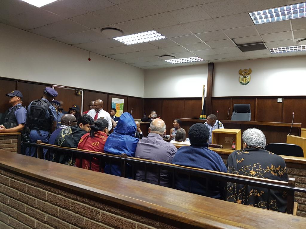 AlzaneNarrain's tweet photo. #GuptaCourt die beskuldigdes sit in die beskuldigdebank van die Bloemfonteinse streekhof @Netwerk24Berig @Netwerk24 https://t.co/Hpf25htccy