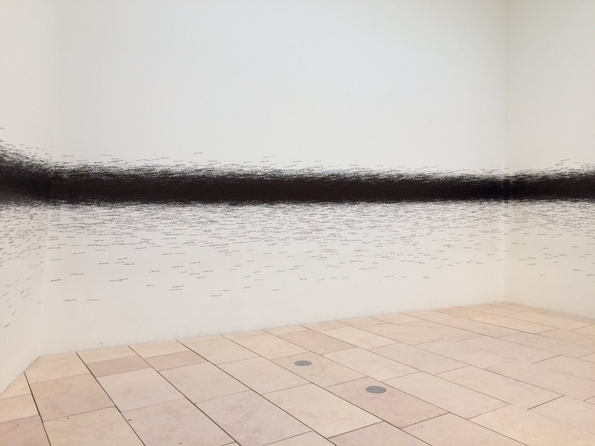 SarahWillems592's tweet photo. Roman Ondak, Measuring the Universe, performance participative. L’art contemporain à une époque où l’on veut qu’on prenne la mesure de tout... Evidence based... Sarah, 1m68, présente à #FondationVuitton le 14/02/2018... #BeingModern https://t.co/6miFtgv9YR
