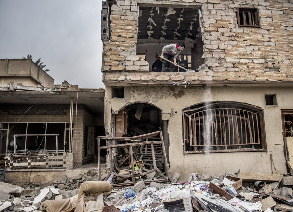 Radio3tweet's tweet photo. A @radio3mondo oggi parliamo di #IraqReconstruction: finanziamenti e aiuti che l' #Iraq ha chiesto alla Conferenza dei paesi donatori per la ricostruzione, presieduta dal governo di #Bagdad, UE, ONU e Banca mondiale. Alle 11.00 con @ROBZIK @mannocchia @Ponteper https://t.co/FDHXa6OPvZ
