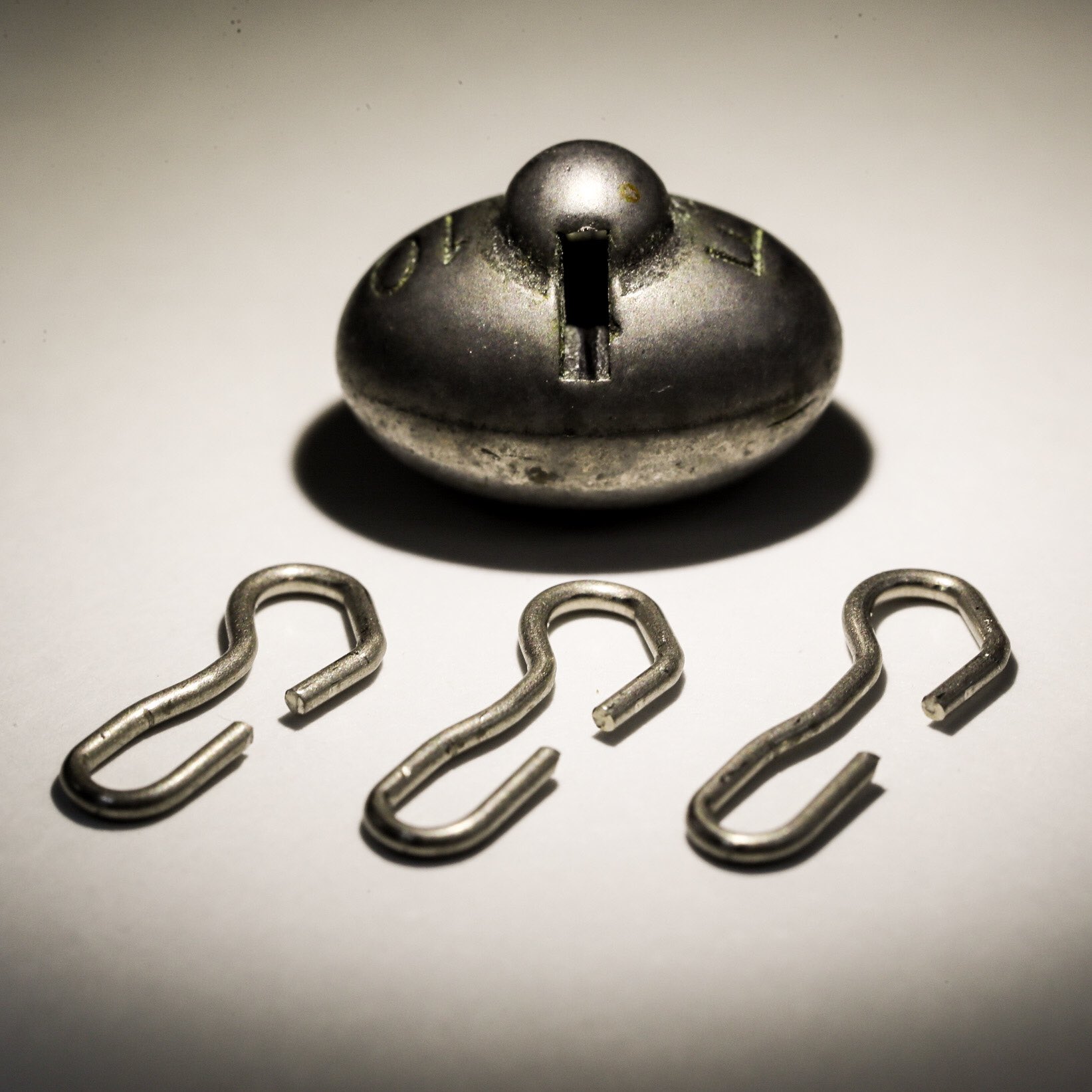 Ryugi フットボールヘッド 開発期間の大半を費やしたワイヤーパーツ ヘッドウェイトによって 微妙にサイズを変えています それを量産の為には ワイヤーを0 1mm単位で忠実に複製する事が必要不可欠でした Staff Ryugi Woody Ryugi リューギ Ryugi フットボールヘッド 開発期間の大半を費やしたワイヤーパーツ ヘッドウェイトによって 微妙にサイズを変えています それを量産の為には ワイヤーを0 1mm単位で忠実に複製する事が必要不可欠でした Staff Ryugi Woody Ryugi リューギ