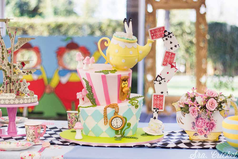 Una #fiestainfantil mágica y llena de fantasia #aliciaenelpaisdelasmaravillas ow.ly/GFDA30ipLol