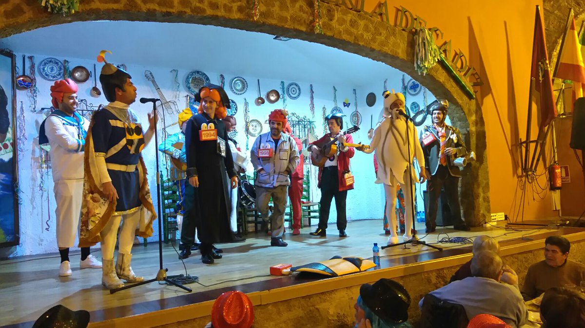 chirichoza's tweet photo. Os dejamos unas fotitos de la actuación el sábado en la peña la perla https://t.co/ZTwmdnfHgF