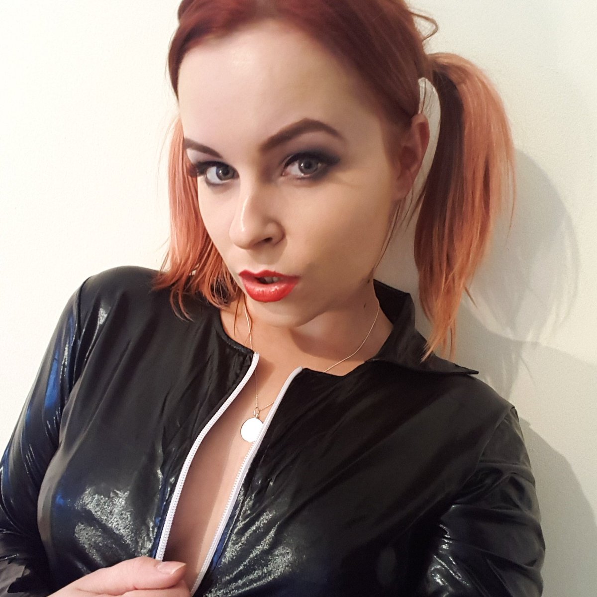 https://t.co/Ohhp0TrGDu The filthy AnnaBelle is waiting to drain you right now xXx #hotcamgirl #filthycamgirl https://t.co/D5NDy2Jrxj