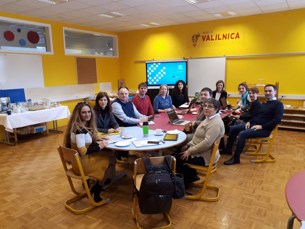 Vrijedno nam radi i Programski odbor <a href="/CARNET_CUC/">CUC 2024</a>, uskoro ćemo znati naziv i teme jubilarne 20. #CARNet_CUC 2018!