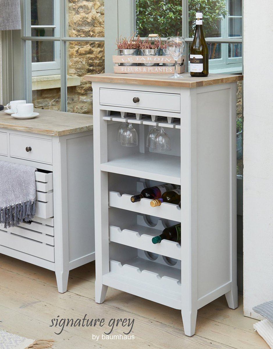 BaumhausLtd's tweet photo. Our brand new Signature range! Combining timeless elegance with a warm, homely quality, the Signature range is modern classic #furniture at its absolute finest.

View the full range here: https://t.co/56JOiWKevp https://t.co/8mcNSPVb3E