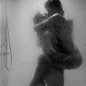 RafaTheOne1's tweet photo. En la calle sigo la ley de la Edad Media, protejo a mi señora por encima de quien sea, no pregunto, si conlleva su felicidad simplemente ejecuto. Pero en la cama... Allí es donde solo mando yo.
#playsex #play #FelizJueves #FelizSanValentin #DiaDeLosEnamorados https://t.co/dqDGAMdVNl