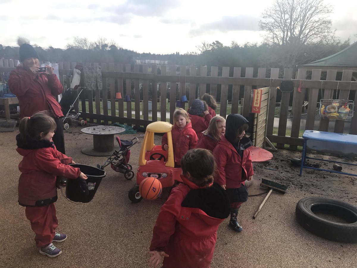 nurserycrookfur's tweet image. Using our imagination to create our own ball games! #grossmotordevelopment