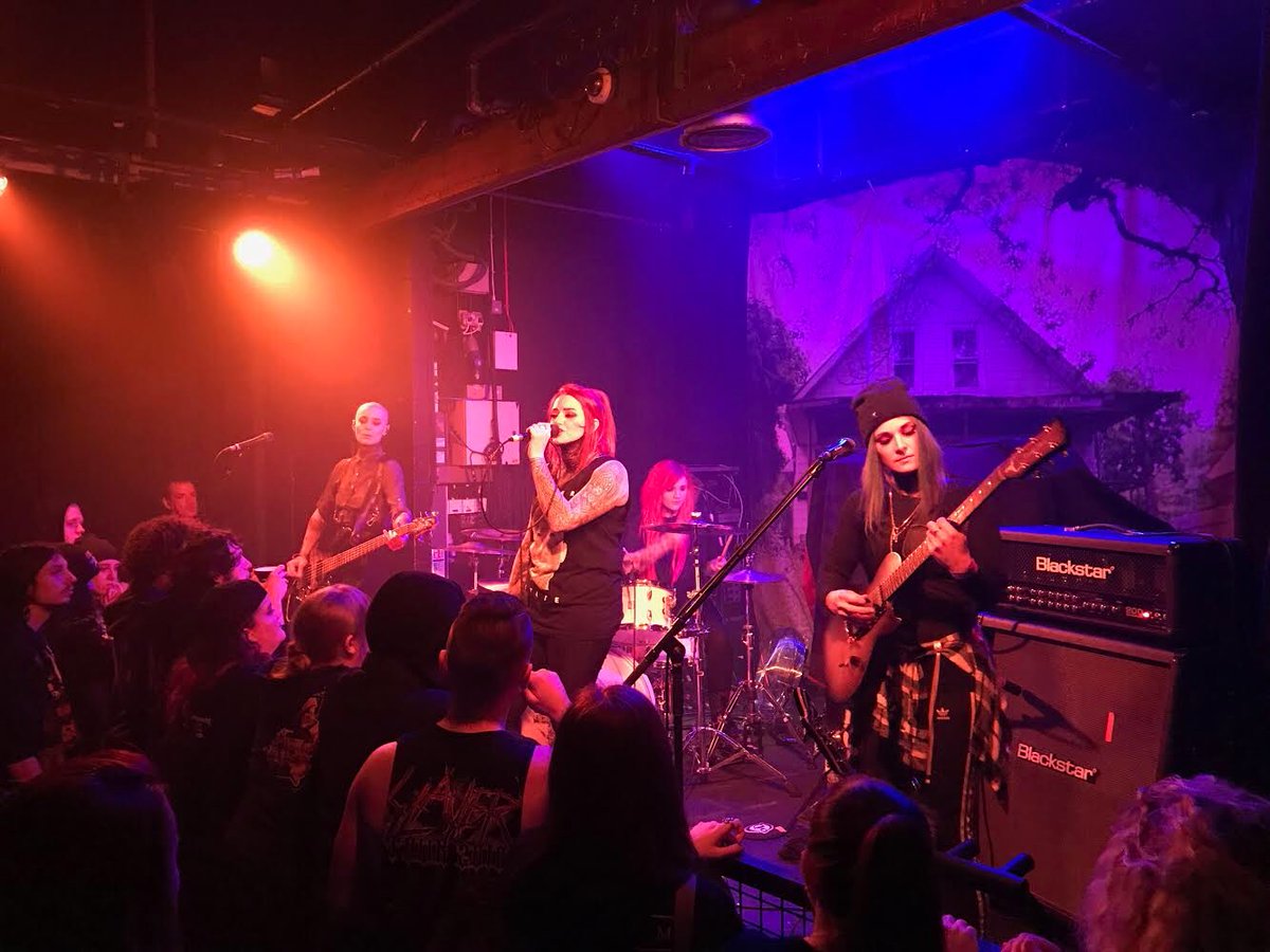 REAL ROCK SHOW tweet media