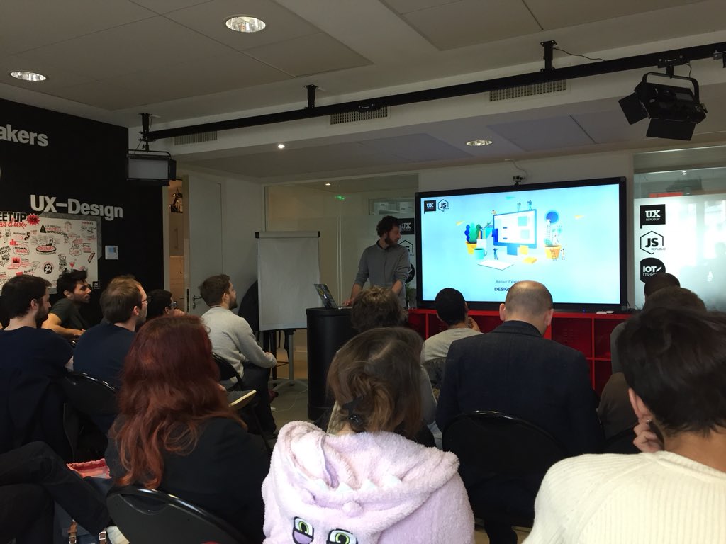MatBreton's tweet image. Crêpes, #GraphQL, #designSystem, #eventLoop, #see #cassandra.. Le programme est riche pour le #jsTalk aujourd'hui ^^