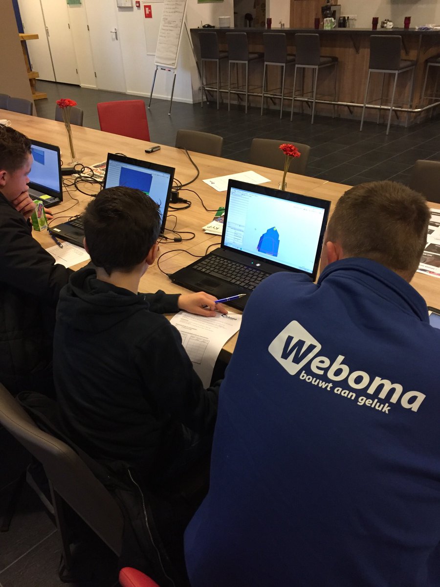 mpoleij's tweet photo. @WestlandOnStage #doedag! Vmbo leerlingen maken kennis met #BIM (3D tekeningen) en gaan het daarna maken @Weboma https://t.co/xo5tL02jJt