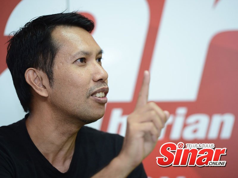 SinarOnline's tweet photo. Saya kenal Chong Wei, itu bukan dia: Roslin https://t.co/vEoHkd2Wmi https://t.co/HgHJWuwAOv