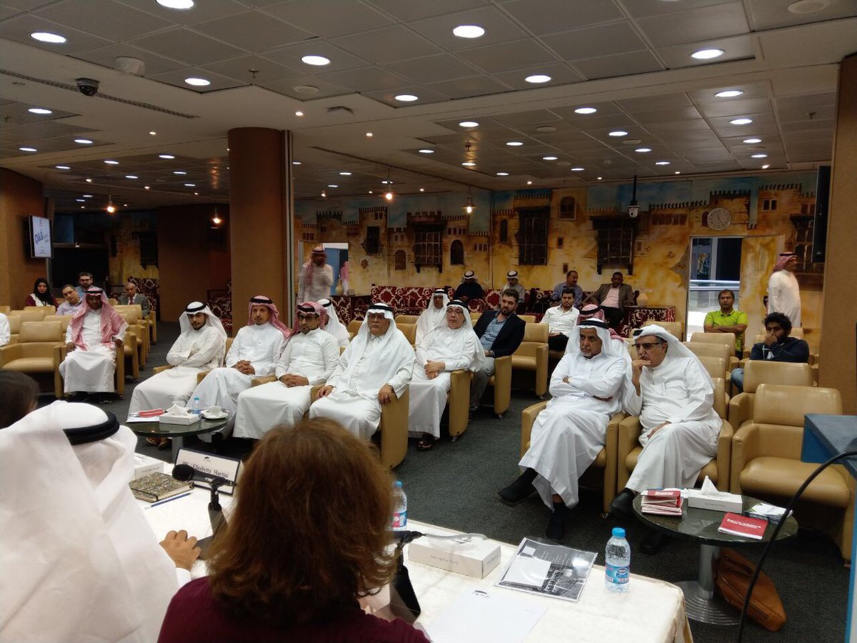 ItalyinJeddah's tweet photo. Giornata informativa dellโUfficio #Visti del Consolato con gli imprenditori della @JeddahChamber - nuove opportunitร e chiarimenti per incoraggiare il business, abbattere il rischio corruzione e contrastare visa shopping. #OpenConsulate #Gedda https://t.co/jC9cooe2dP