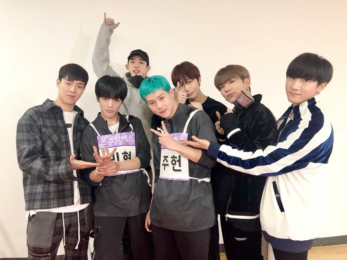OfficialMONSTAX's tweet image. [#MONSTA_X] 
180215 #몬스타엑스
MBC 2018 아육대 ✔️

MBC #2018아육대 오후 5시 10분
내일도 함께해요😘 #몬베베 본/방/사/수/