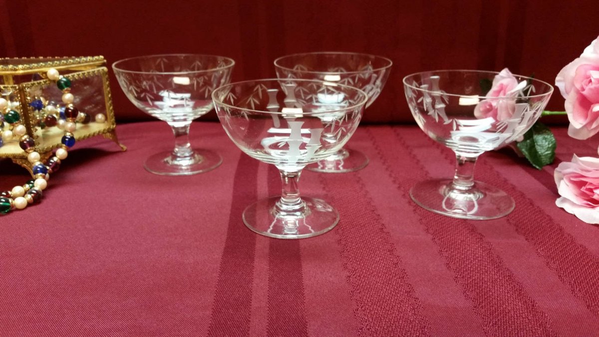 Lyn_Bluefish901's tweet photo. SASAKI Bamboo Barware, Etched Glass Bamboo Pattern, Set of … https://t.co/eRoJotLwgG #AmazingFunVintage #1950sAtomic https://t.co/CoBnFhMOHT