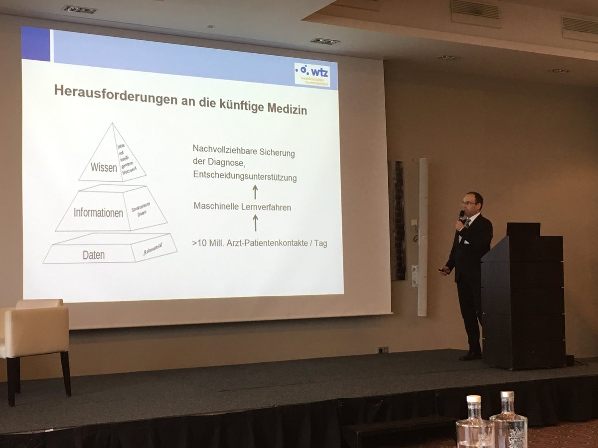 MirjamBauer's tweet photo. Schramm @unidue #KI + #MachineLearning als technologischenTreiber: verbesserte Diagnostik, Empowerment für Arzt +Patient #SmartHealthDataNRW https://t.co/YmQNwUg221