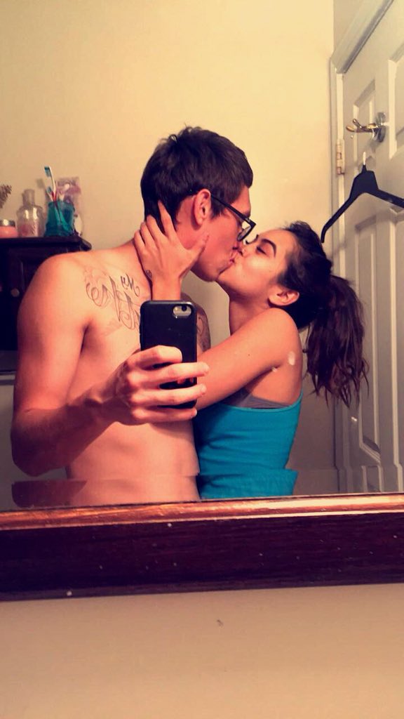 zayrathagod's tweet photo. I just wanna wish my babyboy a big happy 21st birthday!!my lover,my bestfriend ILOVEYOU so much! times fly so fast 3 years today you was turning only 18yo&now your 21&we still here having a baby&startin a life❤️ONLY god knew&I thank him everyday❤️🙌 besitos!Xoxo #iloveyoupapi https://t.co/JkWgtTYlLt