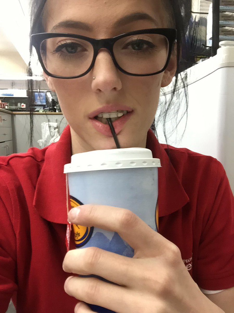 beautiful_taron's tweet photo. Tea is LIFE. I actually need it to survive lol
#AnotherWorkSelfie https://t.co/yTIytOYMxx