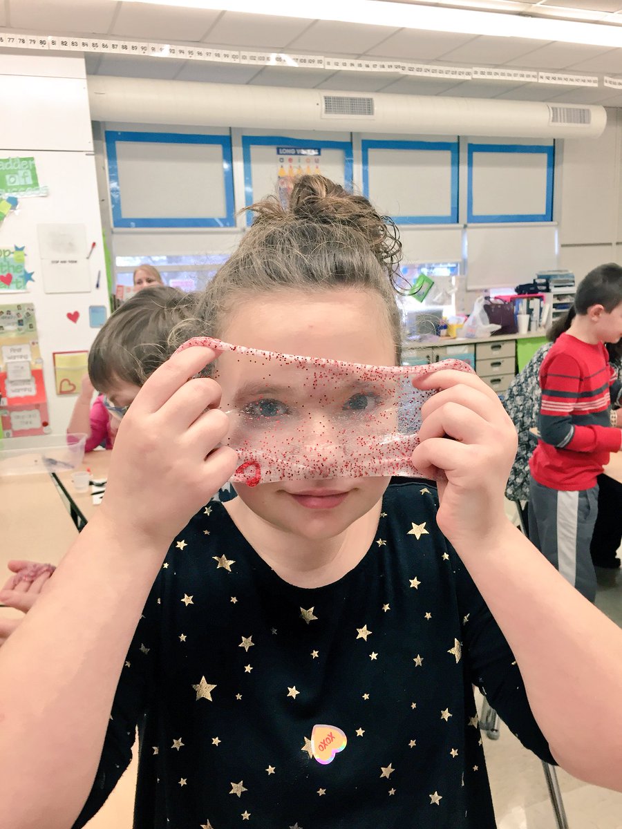 MrsE120's tweet photo. Sneaking in a lesson about measurement by making Valentine’s Day slime! :) #thekidsneverknew #NYCSDstory #ValentinesDay2018 https://t.co/adv0B9b9PP