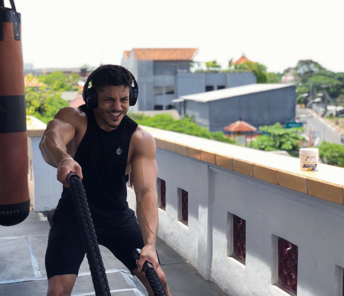 BodytimeXpress's tweet photo. Session cardio après le training, on a fait du sale à Bali 💪🏽💪🏽
Pendant le training BCAA Harder de FitnessBoutique et toi ⁉️
➡️ https://t.co/DjuVJZaFg6
Code promo ALEXPJ10 / ALEXPJ5 

#ArmyAlex #GardezLaPêche 
Alex https://t.co/OT0jBuOEDW