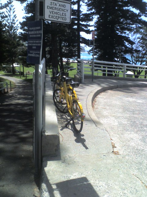 Mayor of Waverley, John Wakefield, successfully shifts SSROC, regional organisation of Councils, to a firmer stance against dockless bikes including lobbying state govt to introduce appropriate legislation to control operators.