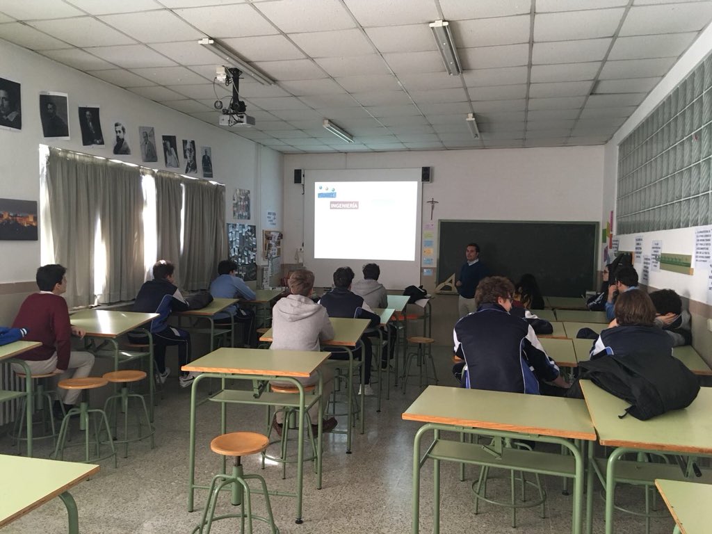 Talleres profesionales con 2° de Bachillerato: biosanitario, tecnológico, humanidades y ciencias sociales, económico y jurídico. #JornadasDeOrientación18