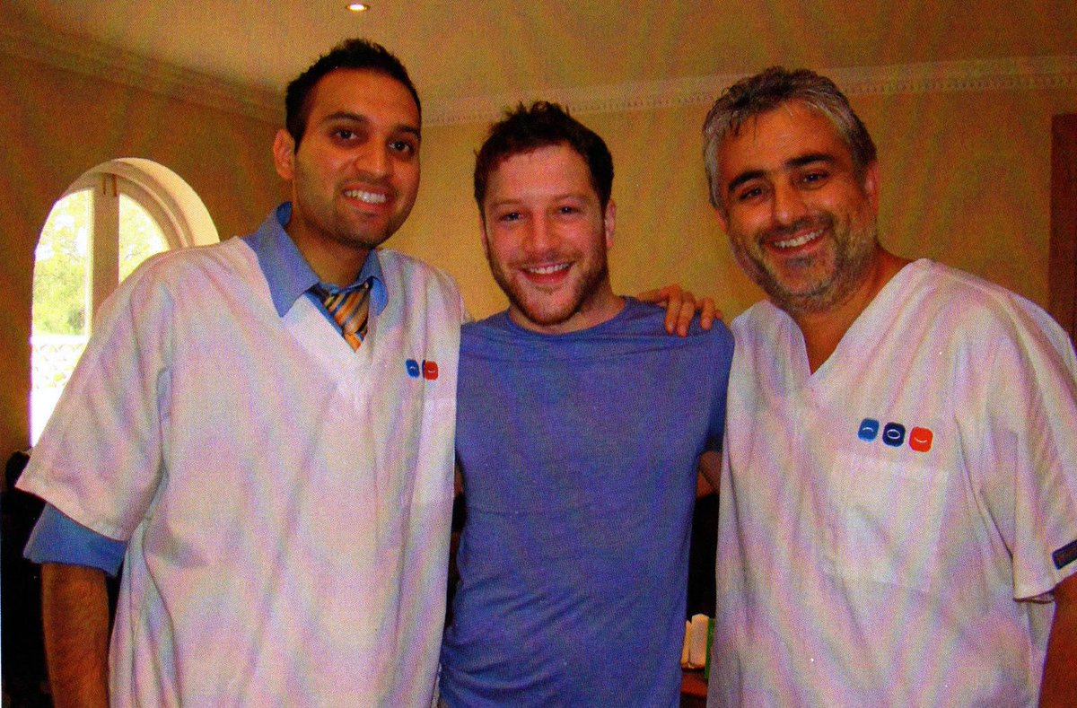 dentalXcell's tweet photo. Time for this week's WCODE Throwback Thursday!
Just us rubbing shoulders with 2010 X Factor winner @MattCardle!
We might have to try and drop in on a show or 2 this month...
#throwback #throwbackthursday #xfactor #namedrop #music #wcode #excellence #winner https://t.co/Ip7AUpeeA9