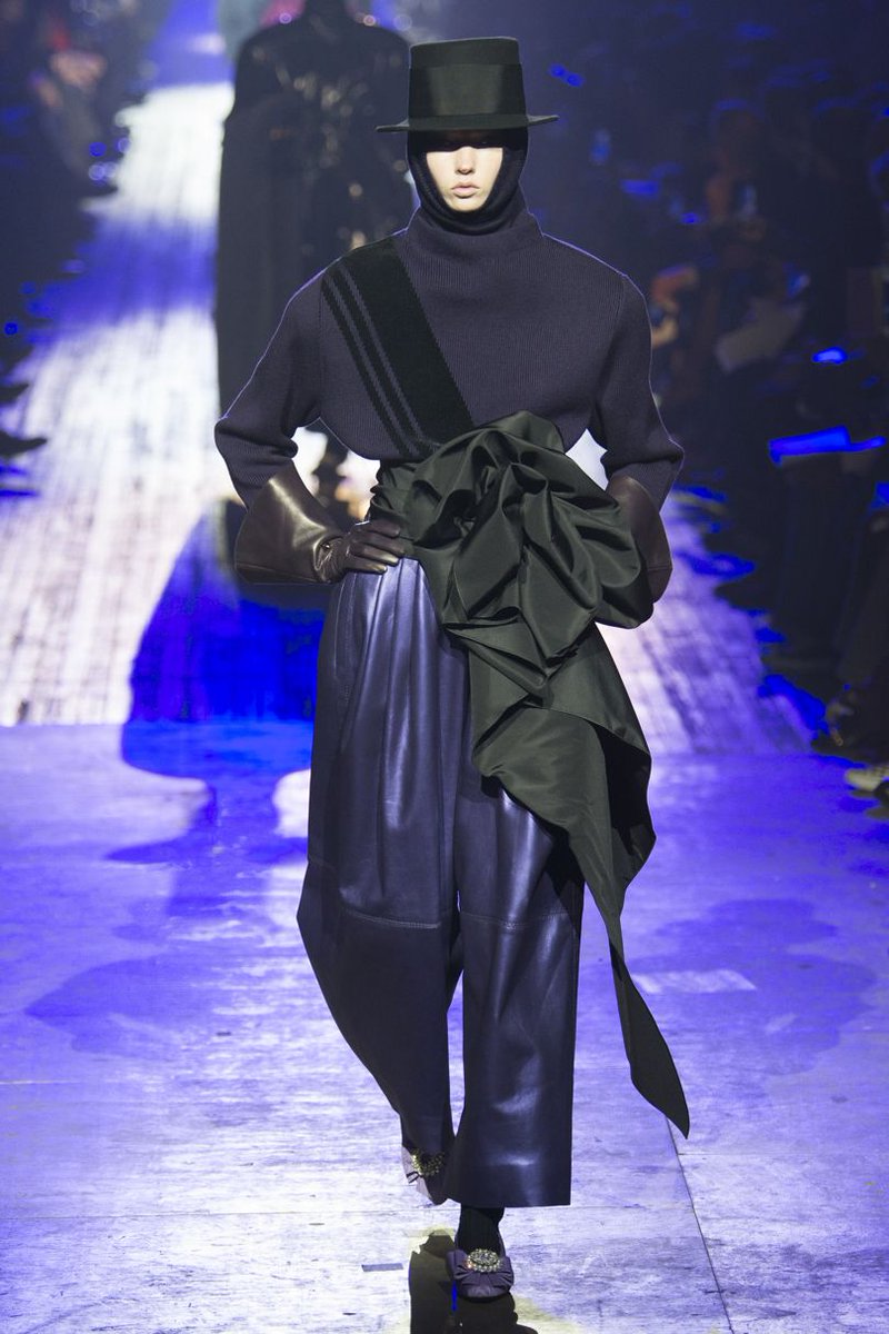 ARTMOD_'s tweet photo. Marc Jacobs Autumn/Winter 2018 https://t.co/lu0Bpx1AwV
