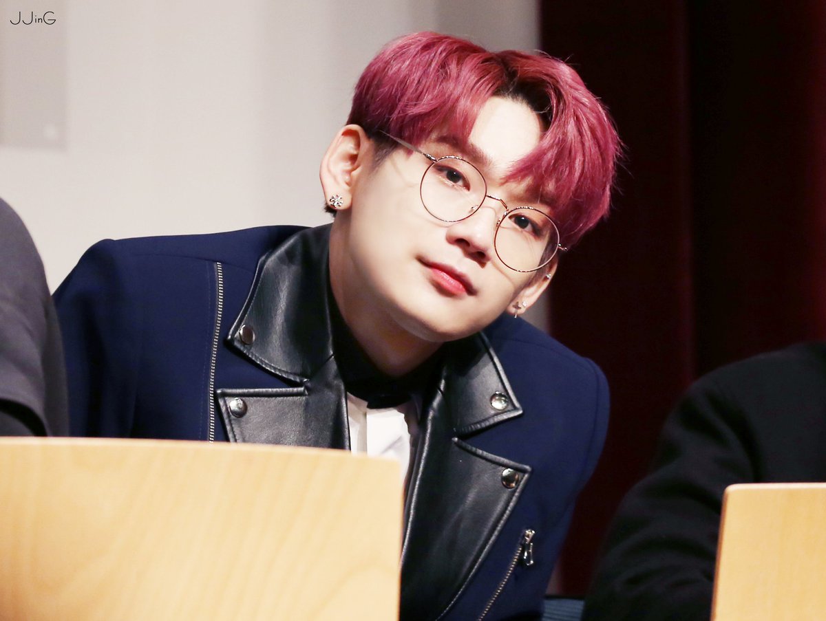 Ugottashine's tweet photo. 저는 죽엇습니다 https://t.co/yIZrBpH1zM