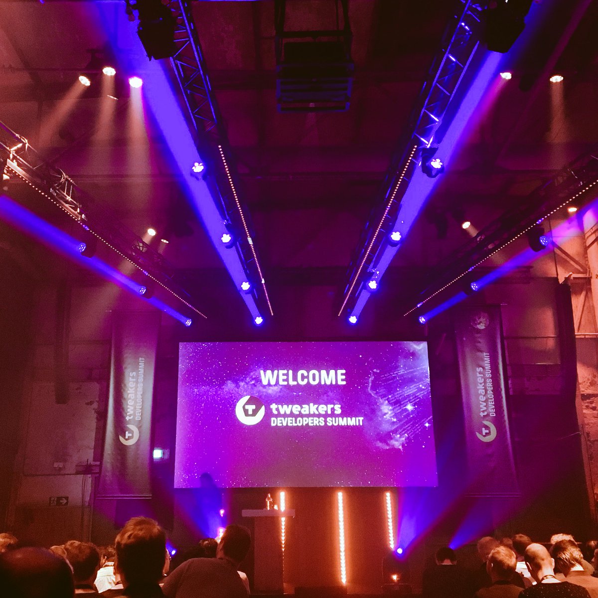 Vandaag is ons development team bij de #TweakersDevelopersSummit nieuwe kennis aan het opschuiven! <a href="/tweakers/">Tweakers</a>