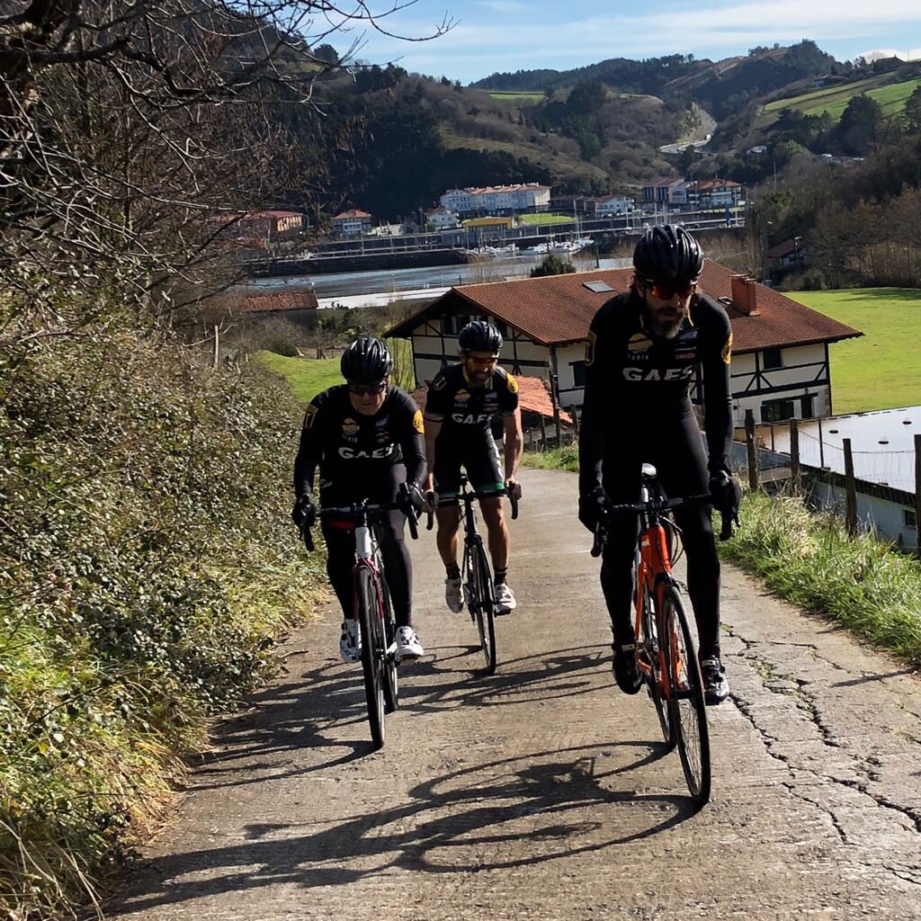 Las subidas se hacen más llevaderas con la nueva <a href="/Orbea/">Orbea</a> Gain. 😍 #Imparables