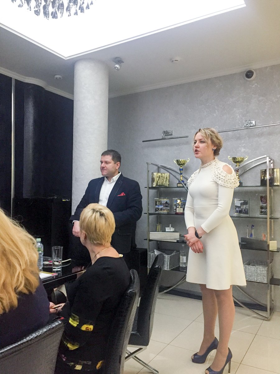 lipoelastic's tweet image. Our sales representatives Lenka and Radim had the honor to train our long-time partner in #Russia 🇨🇿🇷🇺The #training was attended by 15 employees from NIKE-MED Company. We believe that the training was useful 😊 #LIPOELASTIC