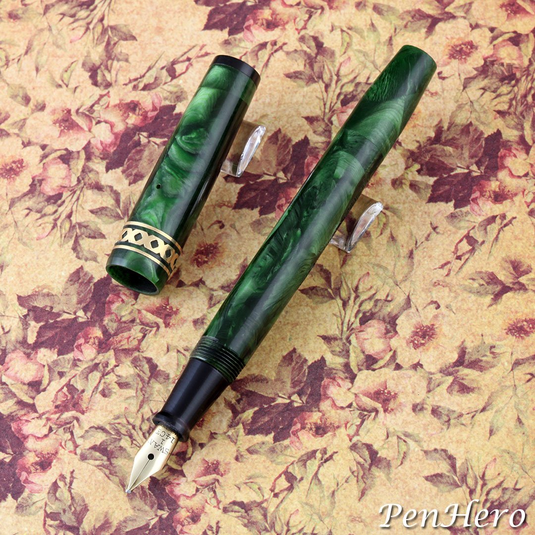 PenHero's tweet photo. Mabie Todd Swan Visofil 'V' Series V111 / 66 Ladies Emerald Pen c. 1936
#pencollecting #fountainpen #mabietodd #swan #swanpen #visofil #emerald https://t.co/q2T9Le28VR