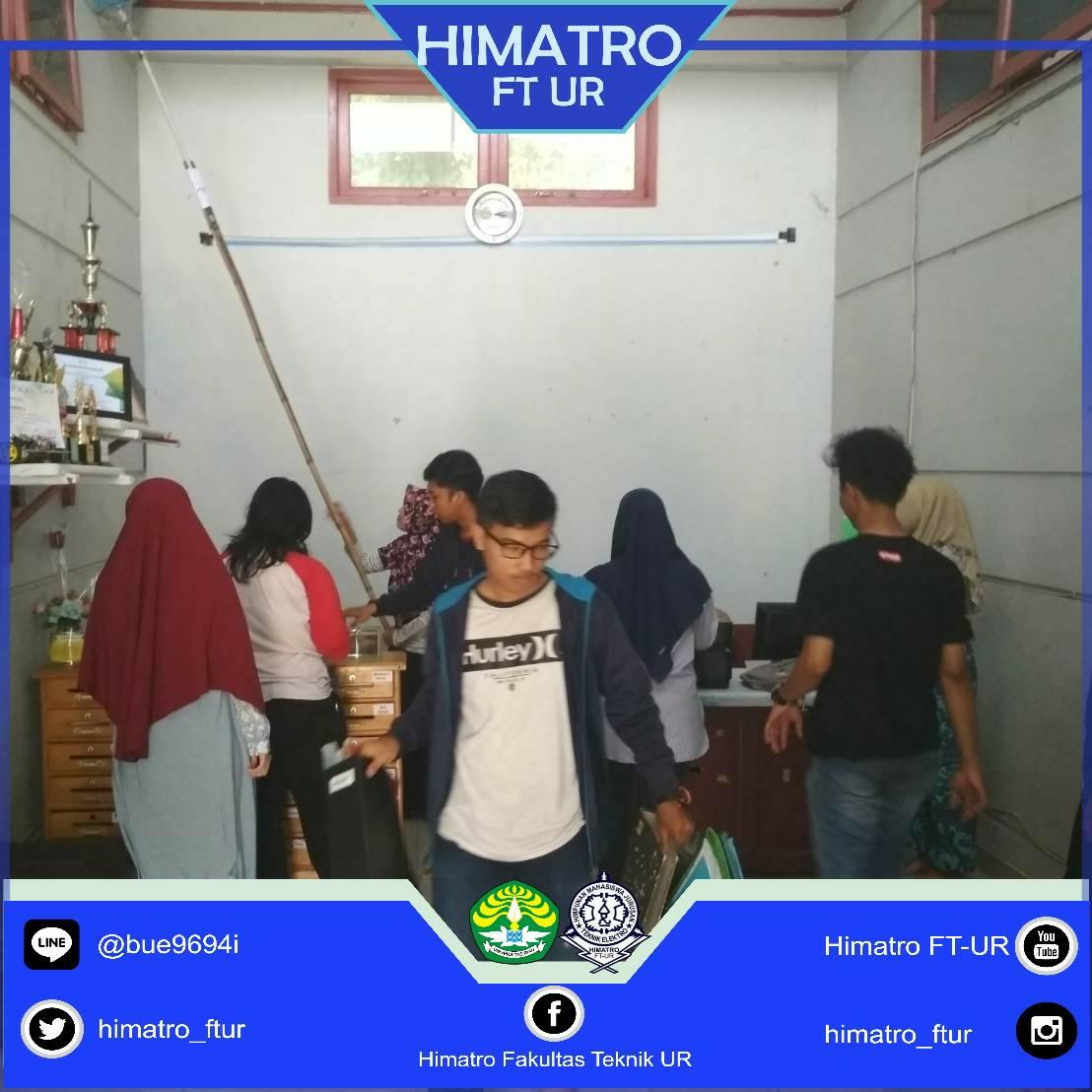 [Himatro_Info]
♢
Minggu, 11 Februari 2018. Kegiatan temu ramah dan gotong royong pengurus Himatro dengan staff magang.
♢