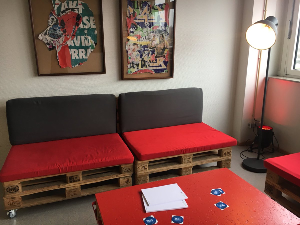 newsaktuell's tweet photo. Ein paar Eindrücke von unserer Location auf dem @otto_de -Campus gefällig? #PRhack #loft6 https://t.co/4vCPnWpQ4x