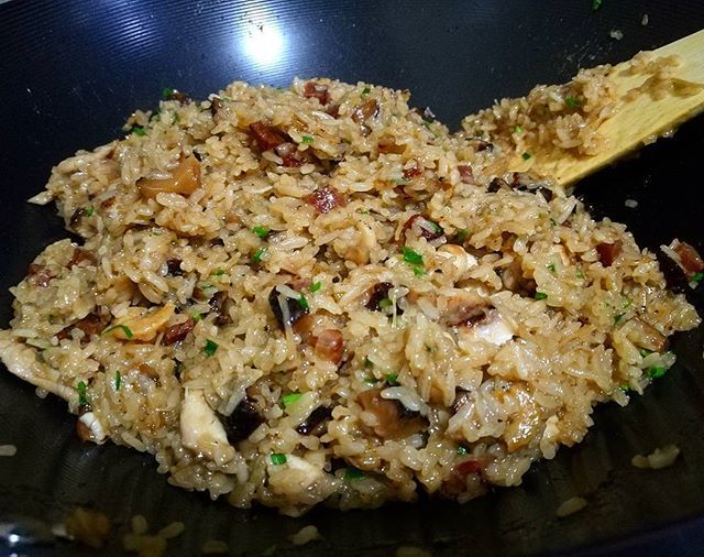 KarenMNL1289's tweet image. Happy Chinese New Year! 🐕🎆🎆🎆 Made some Fried Glutinous Rice (Nuo Mai Fan), a traditional dish for Chinese New Year. Lemme know if you want the recipe 😋

Hope you and your family have a happy, lucky &amp;amp; prosperous New Year!

#chinesefood #ChineseNew… ift.tt/2F35WCo