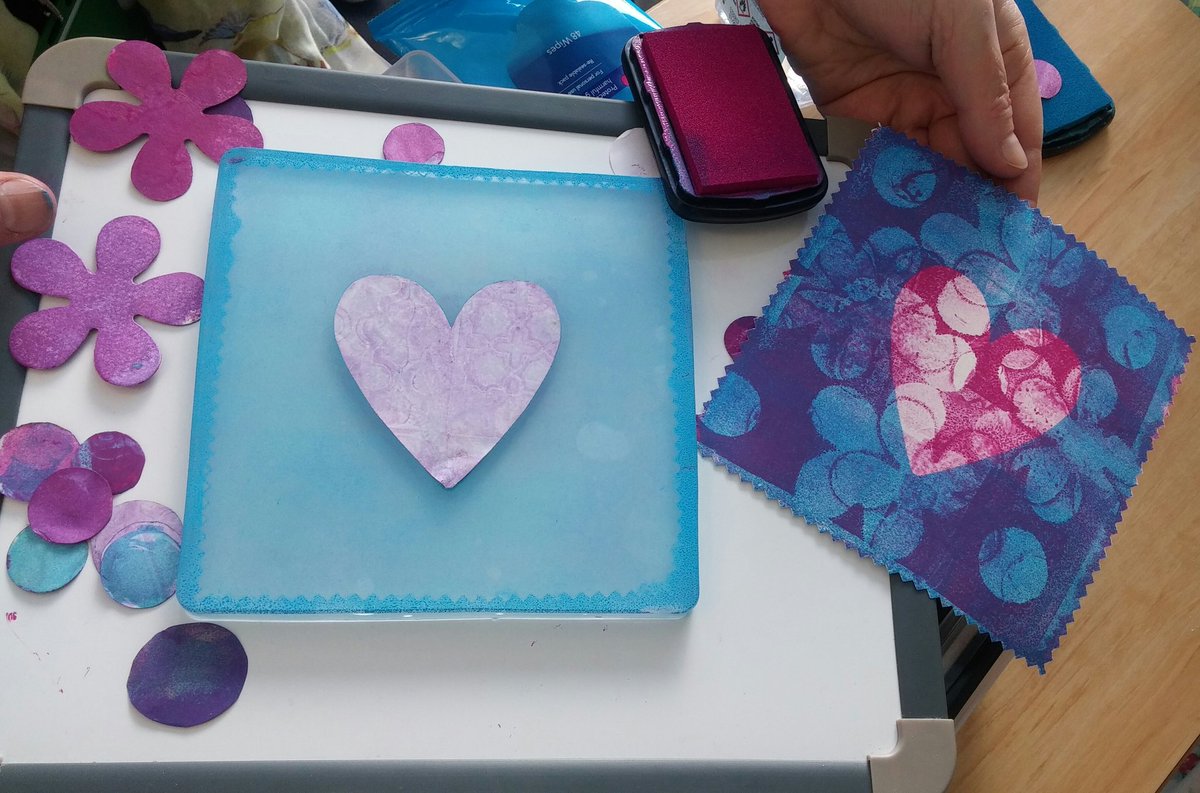 Some more fab gel prints this morning with patients @RoyalLpoolHosps with artist <a href="/ruthballenamel/">ruth ball</a>